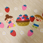 春の壁面飾り　いちご