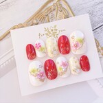 送料無料◆振袖や前撮りに◆赤とピンクときみどりの花と金の古典柄の和柄のネイルチップ♡25