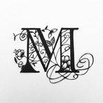 アルファベットのレース風切り絵  M
