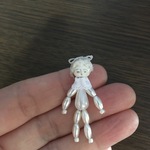 白いミニチュアドール1人（フローズンシャーロット風の人形）