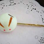 かじりかけ～うさぎ饅頭のヘアピン