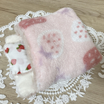 『オーダー』中も外もふんわりいちごちゃんお布団🍓ピンク(ハムスター/小動物用)
