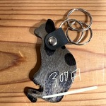 300円　革の猫ちゃんキーリング　黒グレー系KE