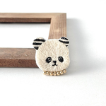 パンダの刺繍ブローチ【よこしま】