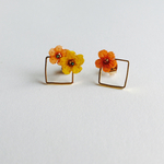 再販 春色 花とスクエア ピアス orange&yellow