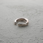 unbalance plump earcuff