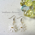 お花とパールのピアス
