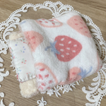 『オーダー』中も外もふんわりいちごちゃんお布団🍓ホワイト(ハムスター/小動物用)