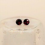 6ミリ ガーネット ピアス　＠サージカルステンレス