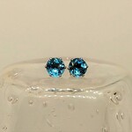 トパーズ ピアス(ロンドンブルー/6㎜)＠サージカルステンレス