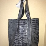 牛革の手提げバッグ