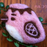 イチゴチョコなカッパ鳥ブローチ