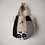 モノトーン　ランダムパッチ　まるんバッグ 　Sサイズ　ネコ刺繍　♪　ドット　リネン　文字
