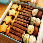 クッキー缶　C