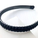 シンプルなブレードのカチューシャ　ブラック