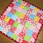 パッチワーク柄キルト　カラフルフリーマット　いちご　