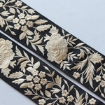 インド刺繍リボンᢂフラワーシルクリボン【ブラック】刺繍リボン 刺繍リボン トリム ブレード ジャガードリボン チロリアンテープ レース チュールレース