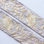 インド刺繍リボンᢂフラワーシルクリボン【ライトパープル】刺繍リボン 刺繍リボン トリム ブレード ジャガードリボン チロリアンテープ レース チュールレース