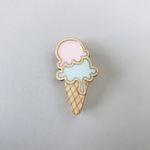 アイスクリームのブローチ［イチゴソーダ］