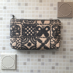 forest  tile フォレストタイル　横長のポーチ  ベージュ　　18  ミナペルホネンの刺繍生地　スリーピングローズ