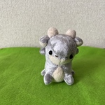 プチおすわりドラゴンのぬいぐるみ（シルバー）