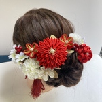 成人式　髪飾り　赤　つまみ細工　赤　白　金　ゴールド　紅白　和装　かわいい