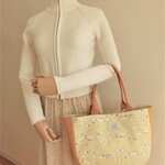 NEW!＊送料無料＊シマエナガちゃんの大きめマチ付きトートバッグ（クリーム）