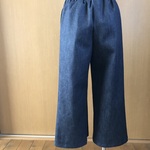 岡山デニムのワイドパンツ