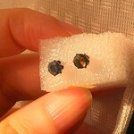送料無料☆４ミリ ブラック オパール ピアス　＠サージカルステンレス(ポスト銀色)