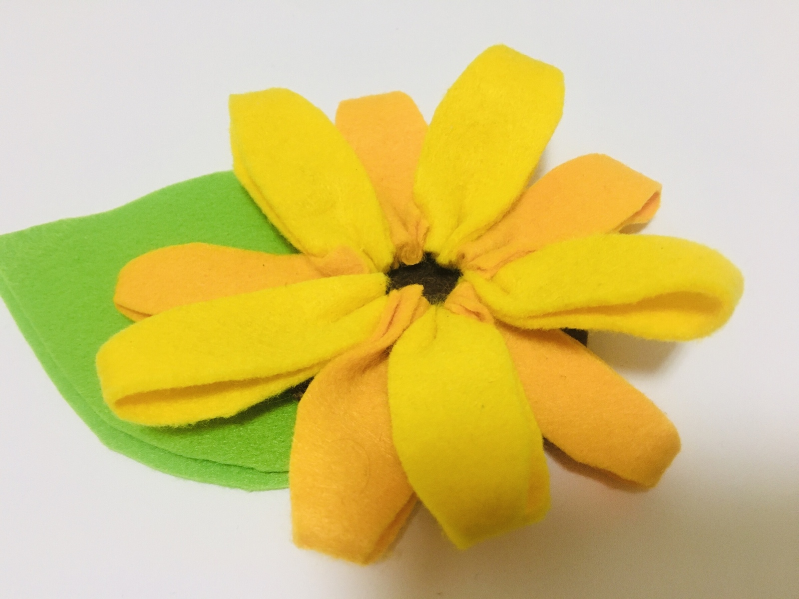ちょうちょとひまわり　フェルト名札　ワッペン 8acdf06bb6b239da0db299026e66de