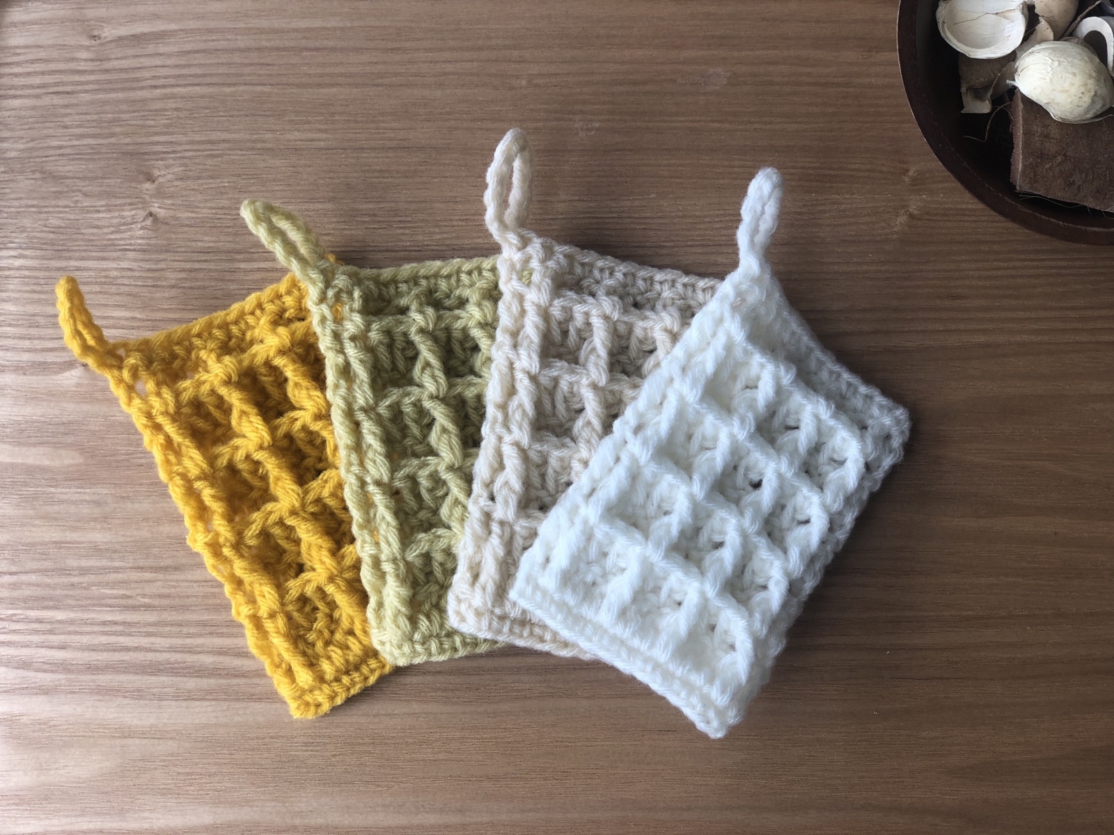 【358】アクリルたわし色々　190枚。ポシェット　66枚。 358】アクリルたわし色々 190枚。ポシェット 66枚。 358