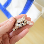 覗く猫ブローチ☆茶トラ猫