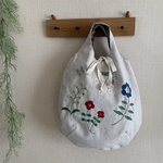 北欧風刺繍の手提げドロップバック