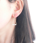 再販★極小パールの三角イヤリングorピアス　トライアングル
