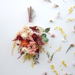 ミモザとヘリクリサムのスワッグ 𖦞