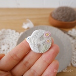 ［3/18販売開始］花とりの刺繍ブローチピンク【itonomori+】