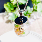 金平糖とコロコロハリネズミのガラスドームネックレス
