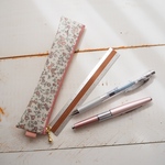 Ｓさまお取り置きのおしなもの　★★LIBERTY　メドウテイルズ　フレンチカラー系　ビニコのスリムペンケース　19×4㎝