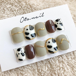 【再販】ネイルチップ　牛柄ネイル