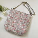 yk　リバティ　ふわふわサコッシュ　ポシェット　フェリシテ　ピンク