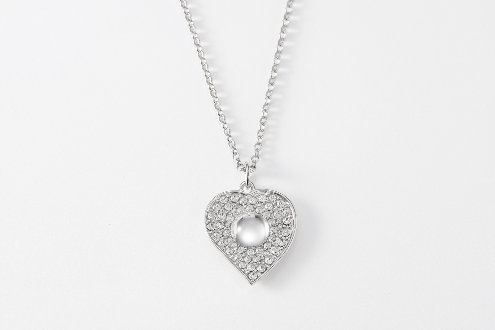 Swarovskiスワロフスキークリスタル　925スターリングシルバー　ハートネックレス ミラーコーティング・ガラスカボション　ホワイトゴールド（ロジウム） 金属アレルギー対応