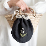 アンティークレースの刺繍巾着(すずらん)