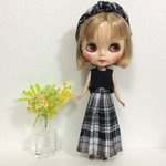 ブライス・りかちゃん人形のハンドメイドドール服*綿生地格子柄のギャザースカート(黒系)