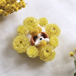 ミモザ🌼をはむるキャバっ子リースブローチM🐶ブレンハイム