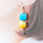 （送料無料)　ウクライナの国旗色⑤　淡水シェルピアス　※マスクチャーム・イヤリングに変更可能