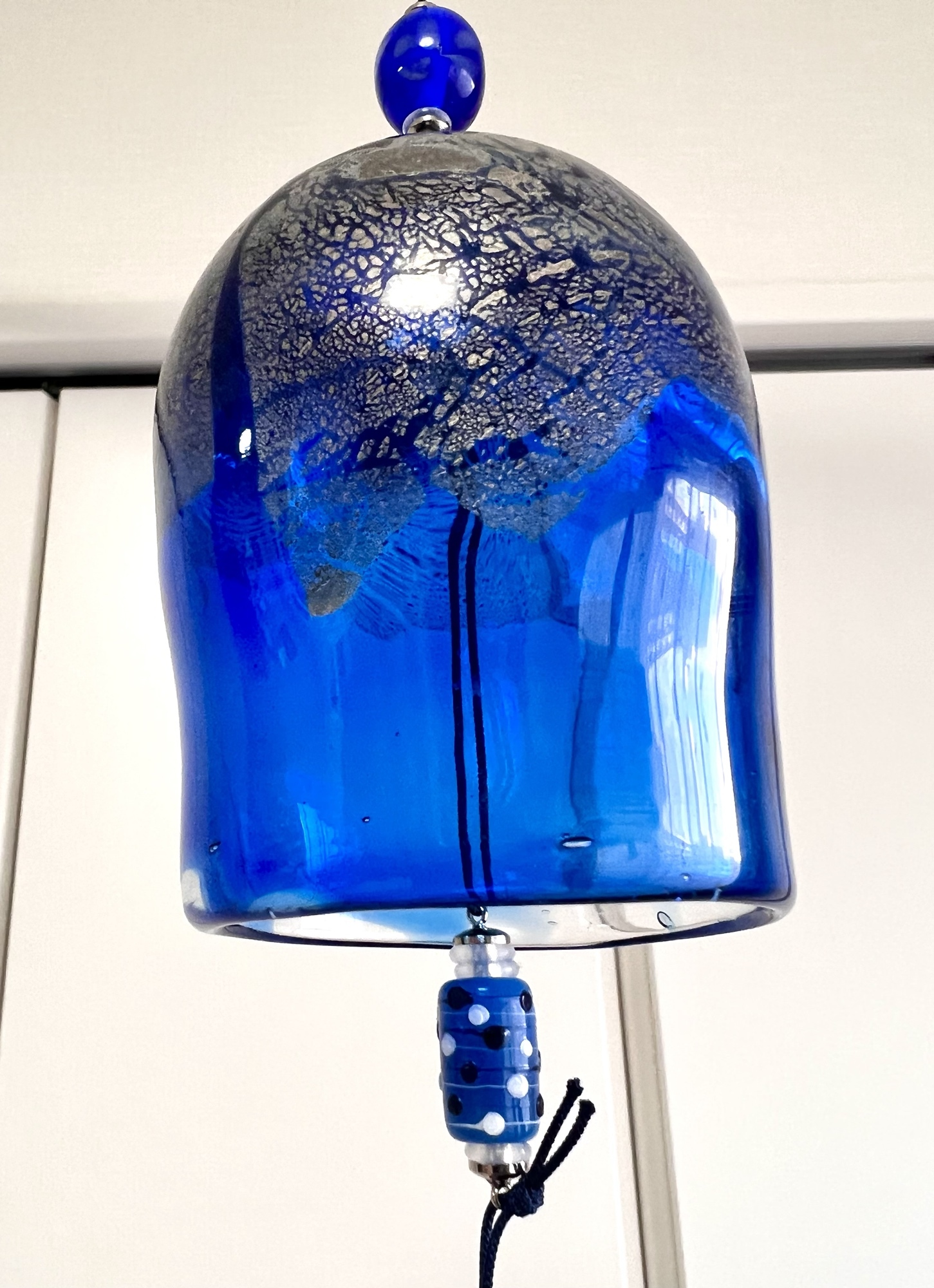 瑠璃ガラス銀箔三足深鉢 (未使用 新品同様） 涼み三角鉢（中） ガラス工房ロブスト | ゆいまーる沖縄 ＜Online＞
