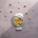 cheers！beer 【ビーズ刺繍ブローチ】