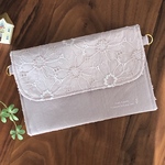 ♡マルチポーチ♡フラワー刺繍柄ポーチ♡【あずきミルク】