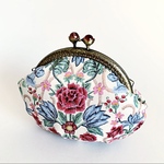 リバティ　がま口ポーチ