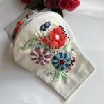 刺繍インナーマスク　手刺繍マスク　ハンドメイド　春